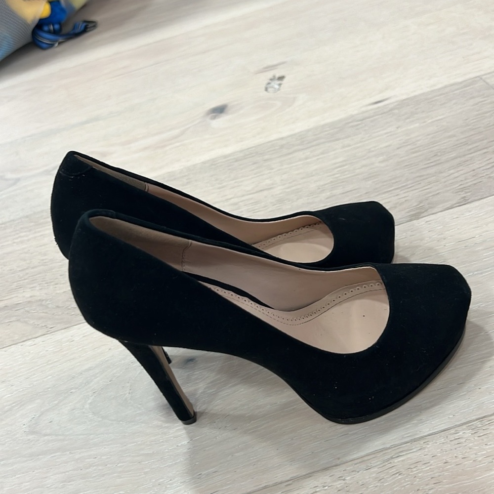 Pour la Victoire black high heels size 7.5